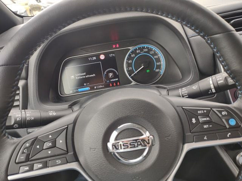 Nissan Leaf N-Connecta 40KW Winter / LED / NAVI / AVM