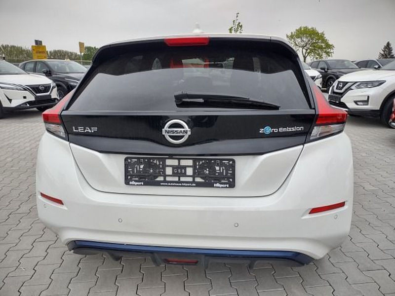 Nissan Leaf N-Connecta 40KW Winter / LED / NAVI / AVM